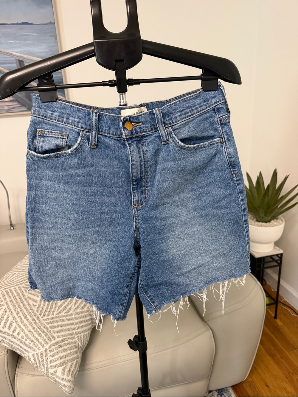 Classic Raw-Hem Denim Shorts - Light Blue